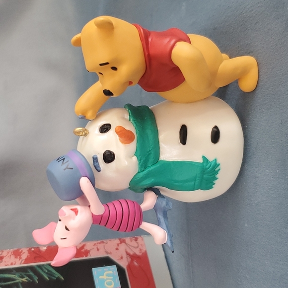Winnie the Pooh snowman ornament 1998 - Picture 2 of 3